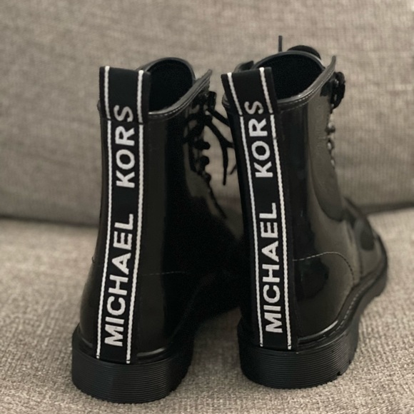Michael Kors Tavie Rainboots - Picture 4 of 4